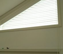 ナニック　変形窓　カーテン・インテリアリフォームのブライト